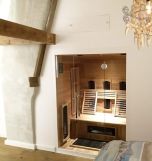 modern infrarood sauna ingebouwd slaap badkamer