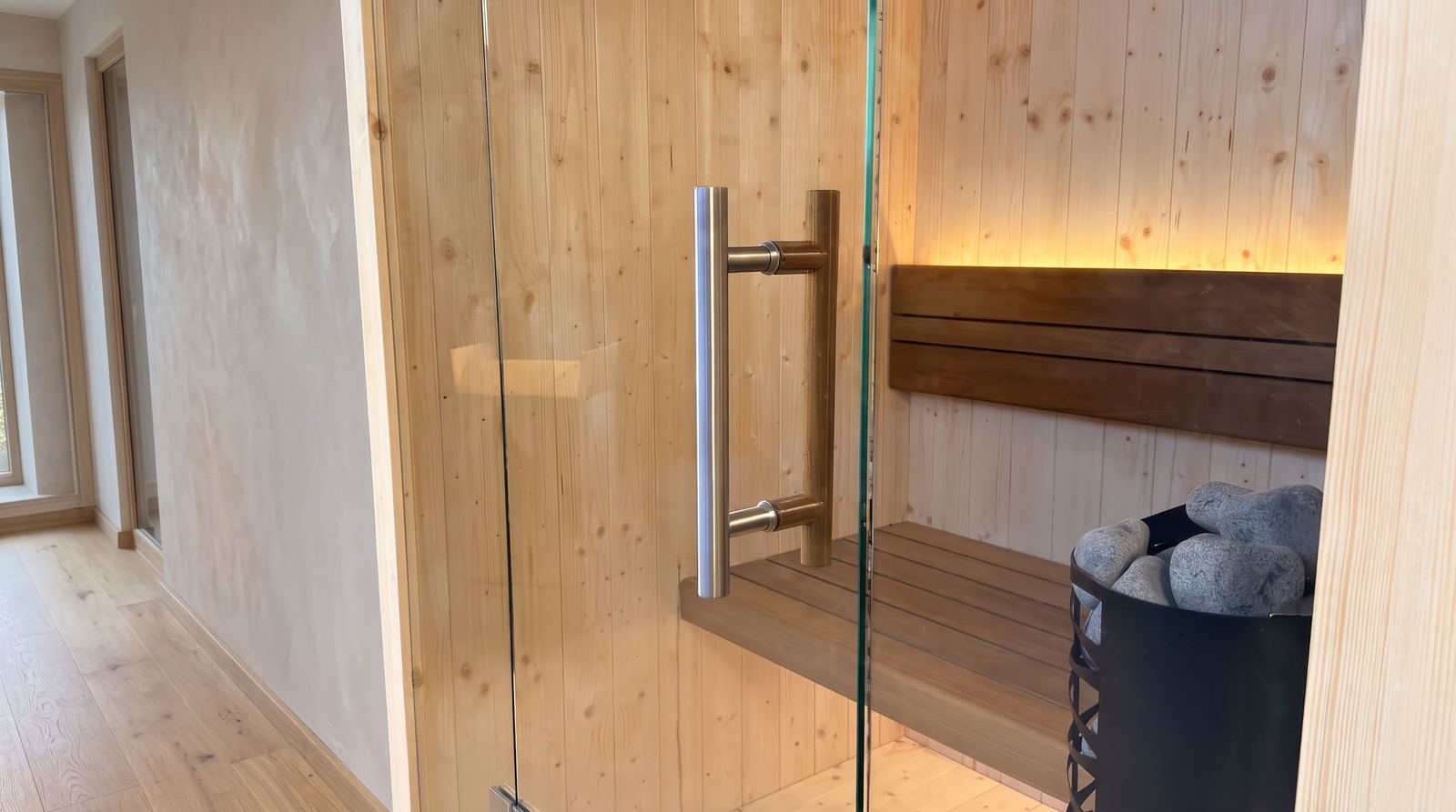 Finse sauna S-Line Nordiq 150, glazen deur